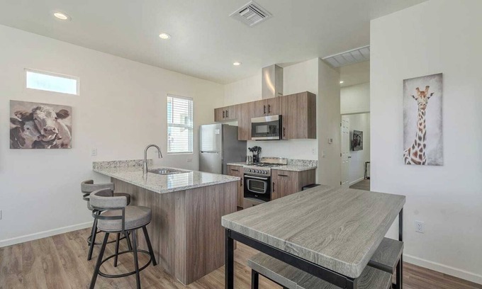 Tucson Casa | This centrally located 2 bedroom 2 bathroom is fully remodeled with electric vehicle charging on site