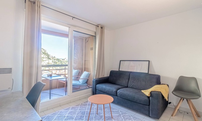 French Riviera Condominio | This condominium is a 1 bedroom(s), 1 bathrooms, located in Beausoleil, AL.