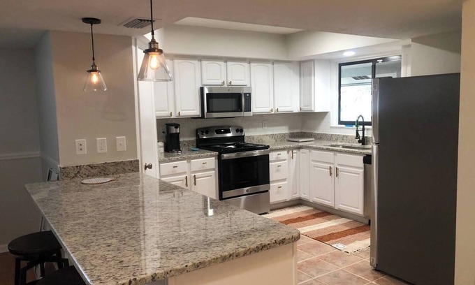 Dixieland Condominio | This condominium is a 3 bedroom(s), 2 bathrooms, located in Lakeland, FL.