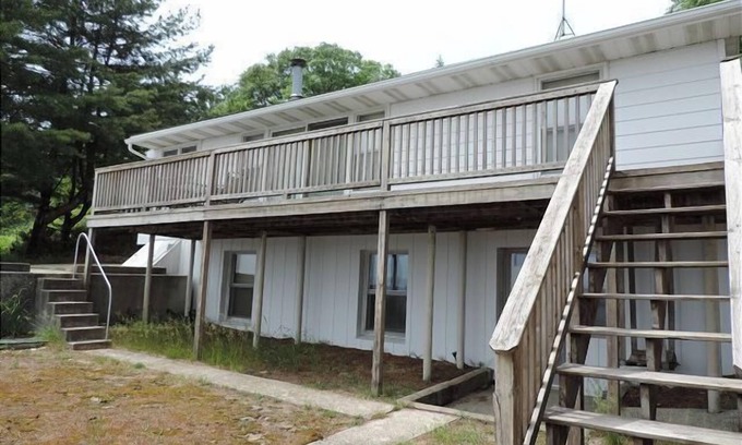 Ludington Casa | Esta casa ofrece unas vistas espectaculares del lago Hamlin, con 150 pies de frente al lago