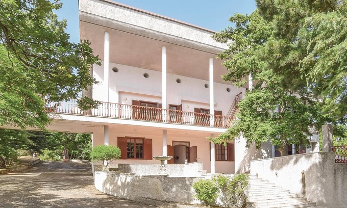 Corigliano-Rossano Casa | Alojamiento de 9 habitaciones en Corigliano Rossano