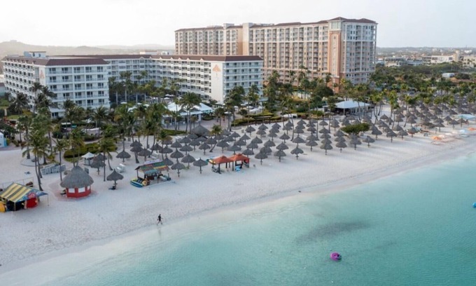 Palm Beach Complejo | Una hermosa propiedad de lujo con precios con descuento durante todo el año.