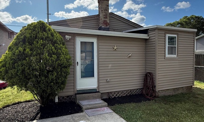 Warwick Casa | This house is a 1 bedroom(s), 1 bathrooms, located in Warwick, RI.