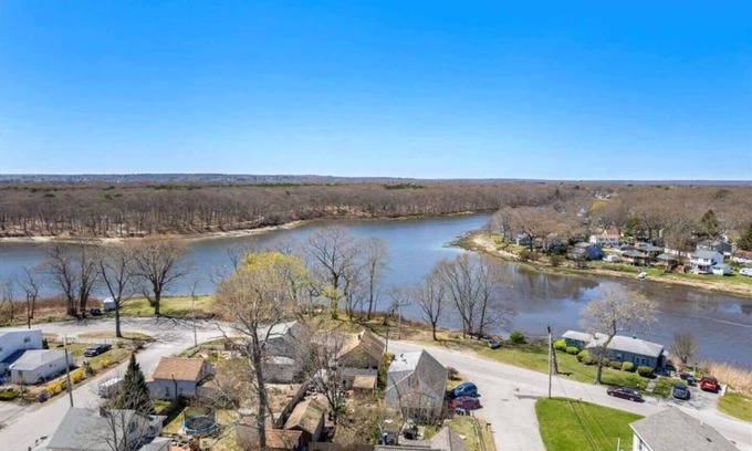Warwick Casa | This house is a 1 bedroom(s), 1 bathrooms, located in Warwick, RI.