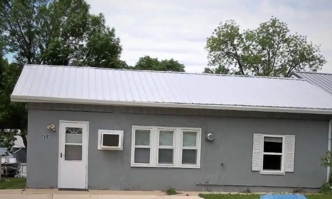 Pierre Casa | This house is a 2 bedroom(s), 1 bathrooms, located in Filmore, SD.