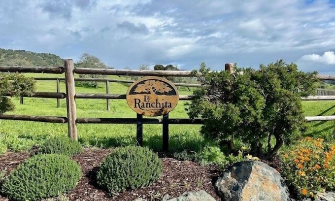 Arroyo Grande Casa | This house is a 2 bedroom(s), 2 bathrooms, located in Arroyo Grande, CA.