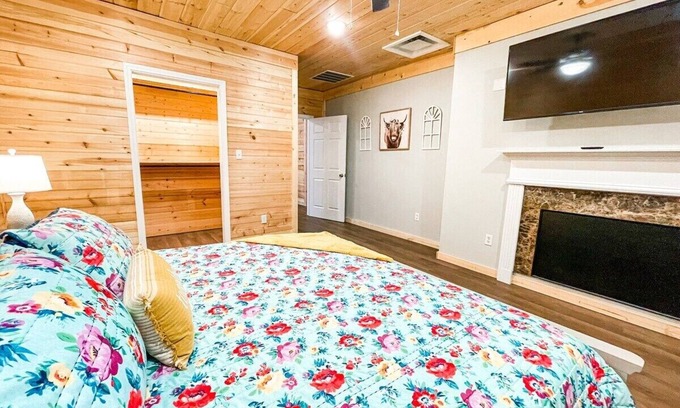 Clay City Casa | This house is a 3 bedroom(s), 1.5 bathrooms, located in Clay City, KY.