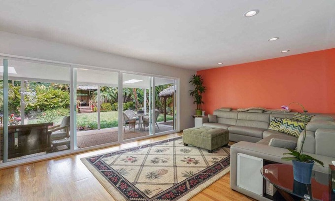Bay Park Casa | This house is a 3 bedroom(s), 2 bathrooms, located in San Diego, CA.