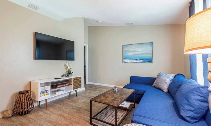 Port Malabar Casa | This house is a 3 bedroom(s), 2 bathrooms, located in Palm Bay, FL.