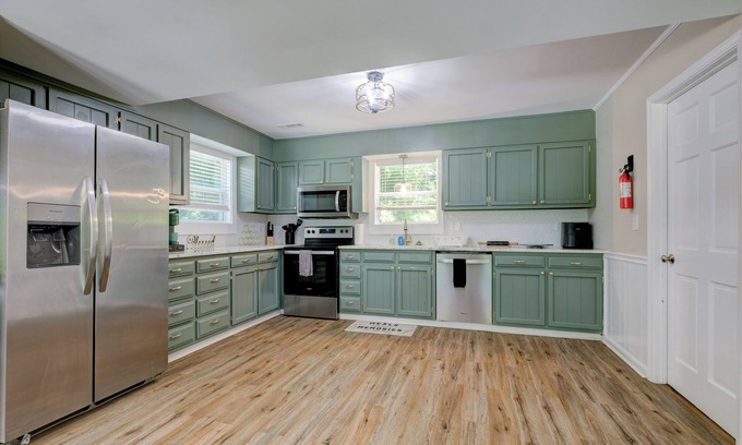 Newnan Casa | This house is a 3 bedroom(s), 3 bathrooms, located in Newnan, GA.
