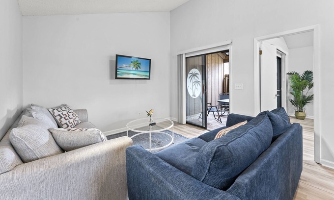 Sandalwood Casa | This house is a 3 bedroom(s), 2 bathrooms, located in JACKSONVILLE, FL.