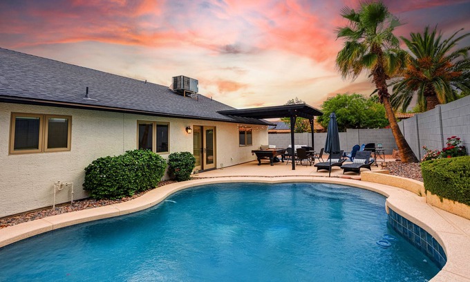 Sunset Ridge Casa | This house is a 4 bedroom(s), 2 bathrooms, located in Scottsdale, AZ.
