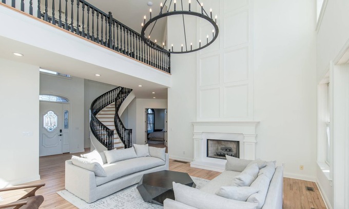 Lexington Casa | This house is a 5 bedroom(s), 5.5 bathrooms, located in Lexington, KY.