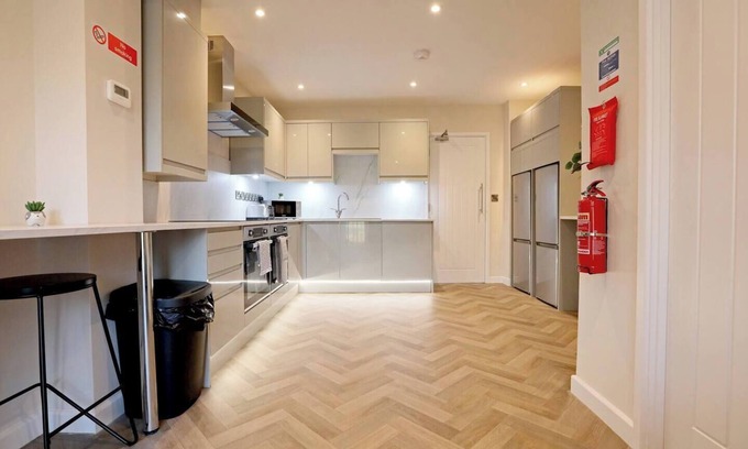 Norwich Casa | This house is a 6 bedroom(s), 3.5 bathrooms, located in Norfolk, England.