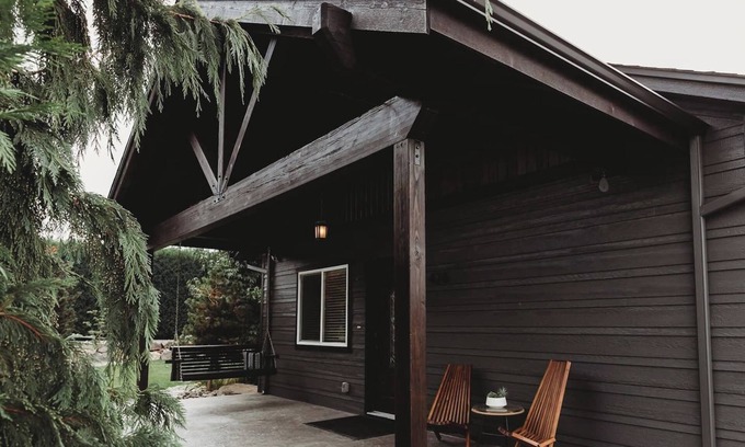 East Wenatchee Casa | rústico y moderno - cama king - patio sereno
