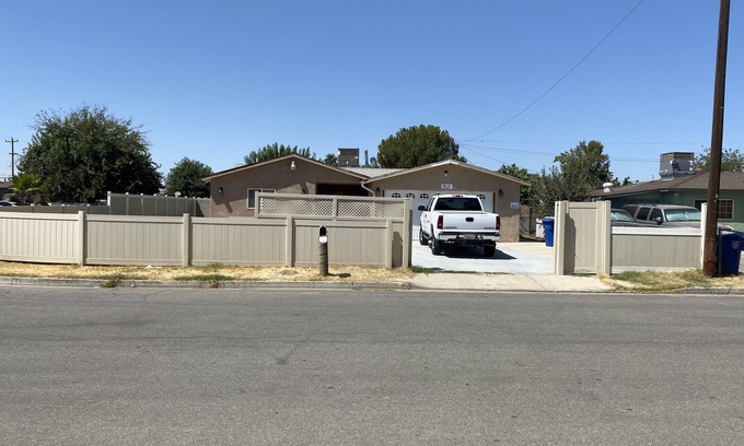 Pumpkin Center Casa | This is a 4 bed room house with 2 bathroom. Parking space. security cameras .
