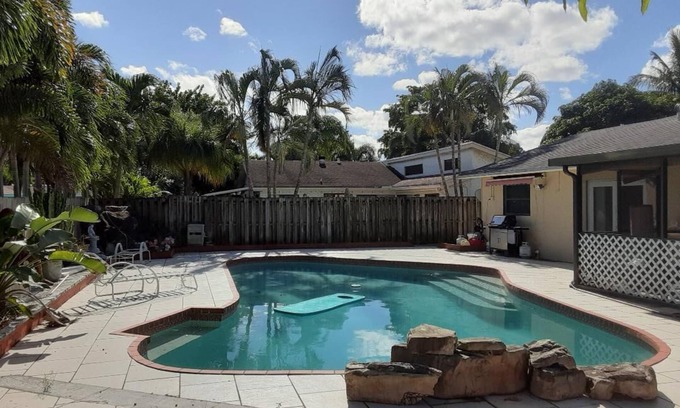 Survey Creek Casa | THIS IS A PRIVATE HOUSE