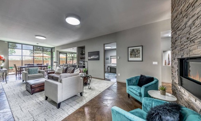 Alto Apartamento | This Is It!-Gorgeous Southwest Modern Luxury!