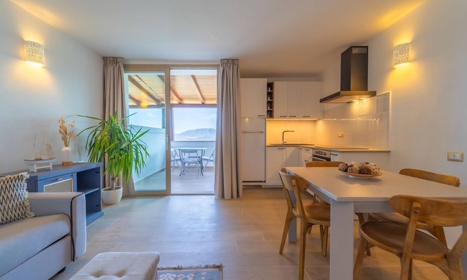 Cugnana Verde Apartamento | This is unique space and enjoy the panoramic view of the mountains and the gulf.