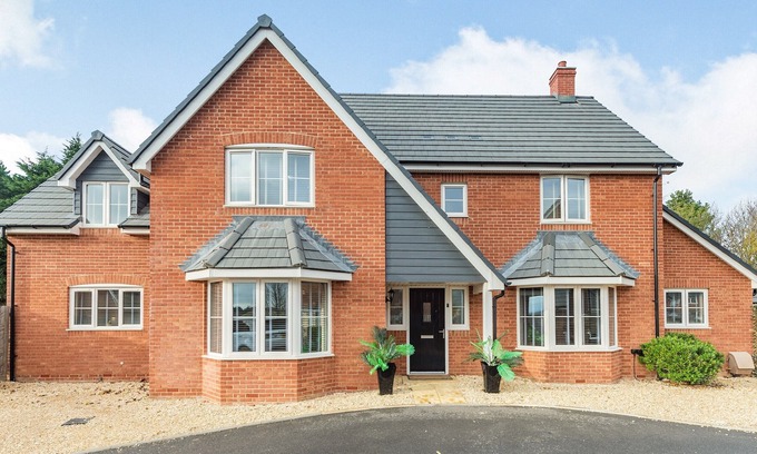 Abingdon Cabaña | 5 bedroom accommodation in Kingston Bagpuize, near Abingdon