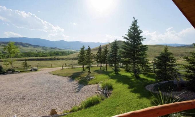 Saddlestring Cabina | This listing is to reserve two separate cabins for a group up to 10