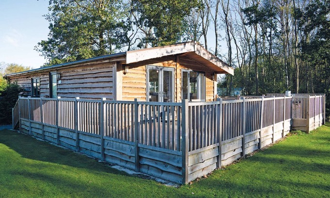 Alford Cabina | 4 bedroom accommodation in Woodthorpe