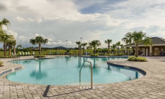 Haines City Apartamento | This new suite is located in Haines City. close to every major attraction