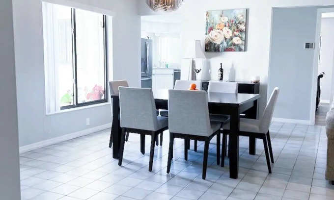Southgate Casa | This nice house is located close in a nice and safe neighborhoods and 15