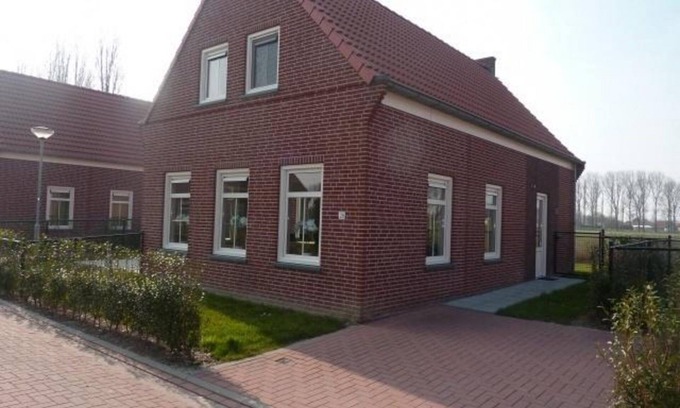 Breskens Casa | This property is a detached rural holiday home and has the terrace facing south.