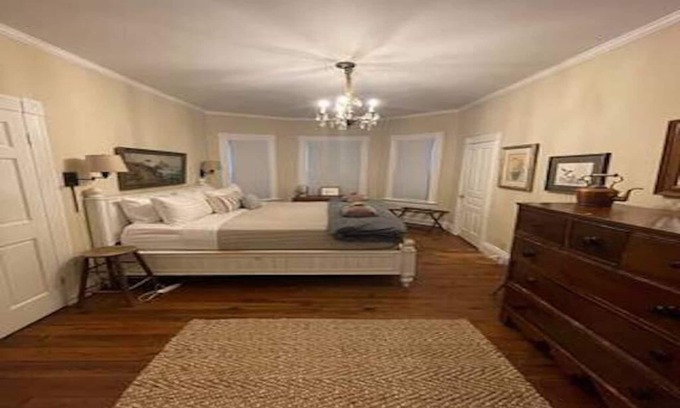 Saluda Casa | This quintessential Saluda cottage personifies eclectic and whimsey!