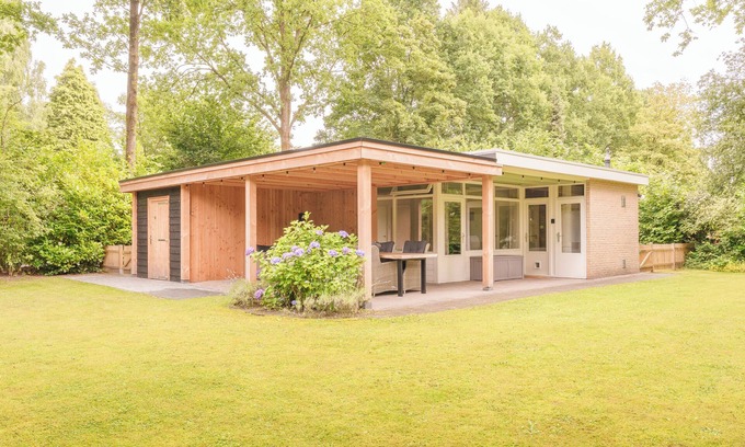 Gasselte Casa | This recently renovated cozy vacation bungalow is located in front of the vacation park De Kremmer in Gasselte and is near 't Nije Hemelriek. A maximum of 2 pets are welcome