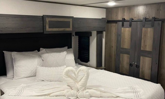 Dade City Casa | This rv is a 1 bedroom(s), 1 bathrooms, located in Dade City, FL.