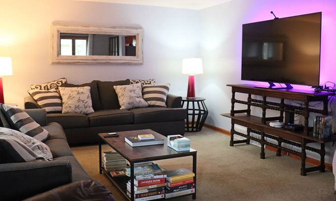 East Aurora Casa | This single-family ranch, located in the heart of historic East Aurora.