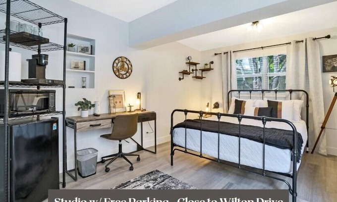 Coral Shores Apartamento | This studio is a 0 bedroom(s), 1 bathrooms, located in Wilton Manors, FL.