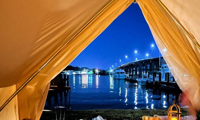 Edgewater Alquiler De RV | This tent is a 0 bedroom(s), 1 bathrooms, located in Edgewater, MD.