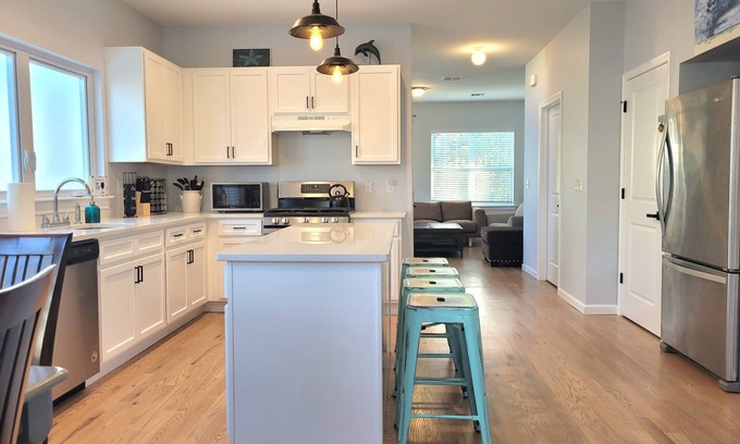 Neptune City Casa | This townhouse is a 4 bedroom(s), 2.5 bathrooms, located in Neptune City, NJ.