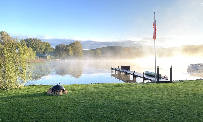 Columbia City Cabaña | This two-bedroom Lakeside cottage is a magical place