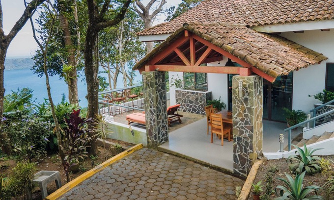 San Juan de Oriente Casa | This Villa is perfect for those seeking an unforgettable vacation experience.