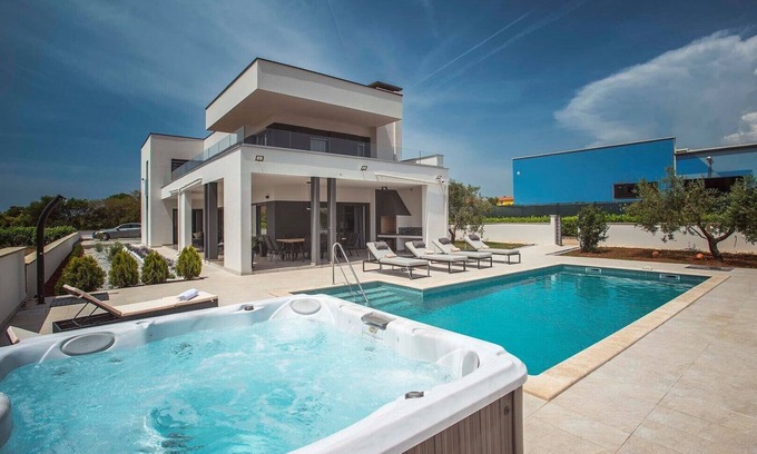 Sikici Villa | Villa Una in Sikici, Croatia