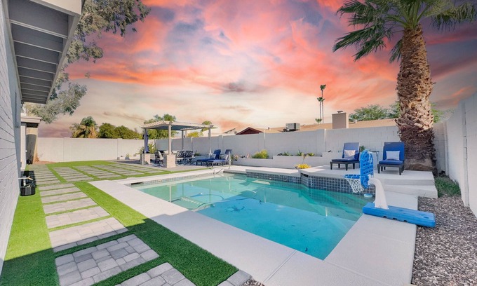 North Mountain Casa | This Yard Is Cool Y'all! Hot Pool! Game Room!