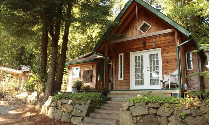 Salt Spring Island Casa | Thistle Dew Cottage