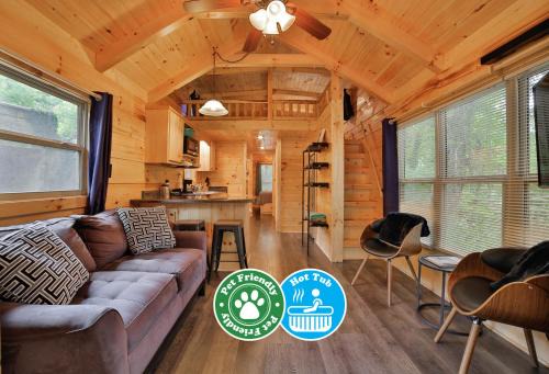 Lookout Valley Neighborhood Association Casa | Thomas Cabin Forest Tiny Cabin With Hot Tub