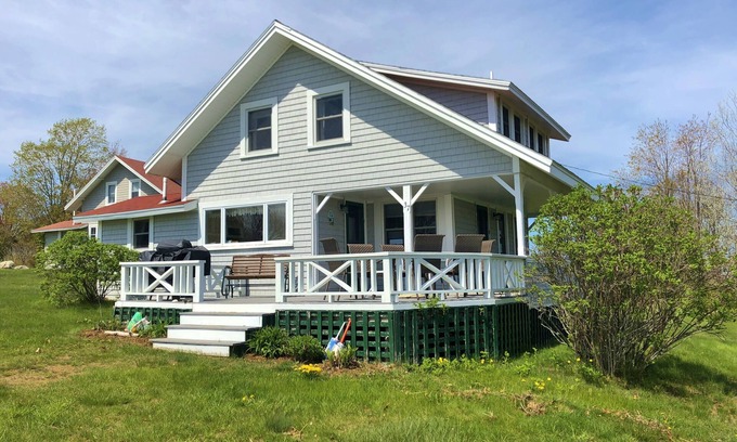 Harpswell Cabaña | Thorburn - Experience a classic ME vacation at this beautiful summer cottage