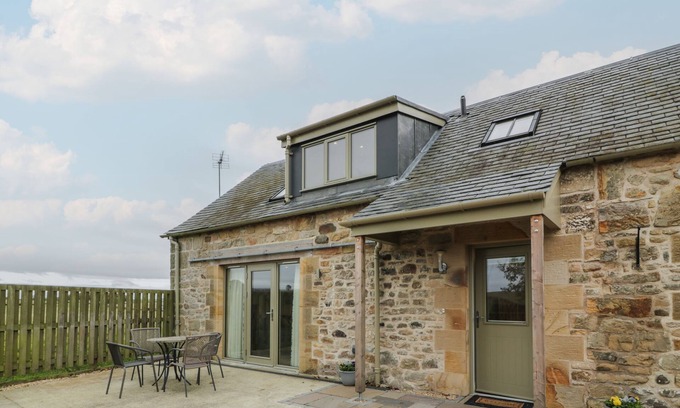 Plean Cabaña | THORNEYDYKE COTTAGE, family friendly, with a garden in Stirling