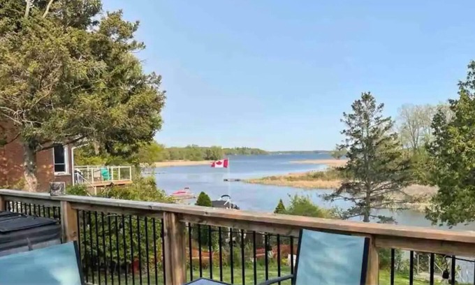 Leeds and the Thousand Islands Casa | Thousand Islands Home Gananoque Kingston Ontario