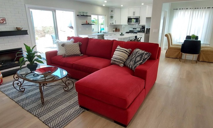 Thousand Oaks Casa | Thousand Oaks Temp Housing For Insurance/Work/Travel/Remodel!