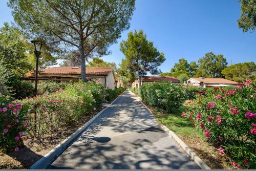 Piombino Apartamento | THR - ISA-Appartament plus 4 beds, air conditioning and private outdoor area in Village with 6 swimming-pools