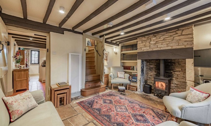 Longborough Cabaña | Three bed Cotswold holiday cottage near Stow-on-the-Wold - Spa Changing Rooms