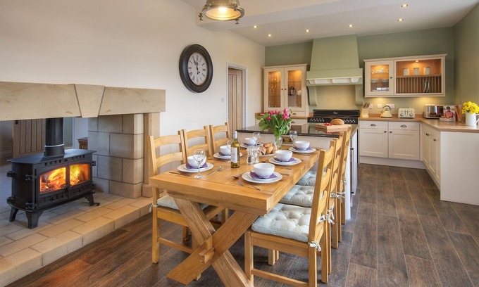 Embleton Cabaña | Three Bed Old Police Hse-Rural-Baño en la habitacion