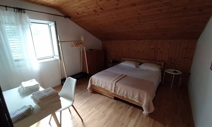 Zastrazisce Apartamento | Apartamento de tres habitaciones con terraza y vista al mar Bahía Vela Stiniva, Hvar (A-19951-a)